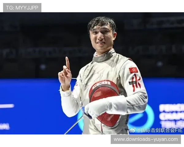 击剑大奖赛中国选手获银牌,法国选手夺冠